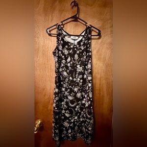 Los Angeles Gal Sleeveless Black & White Floral Shift Dress size 10-12